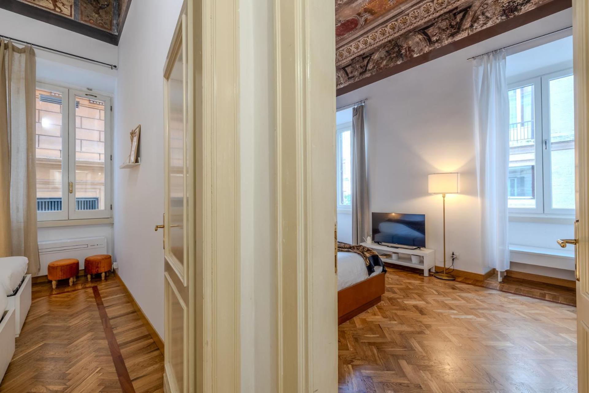 Appartamento Storico In Zona Barberini Rom Exteriör bild