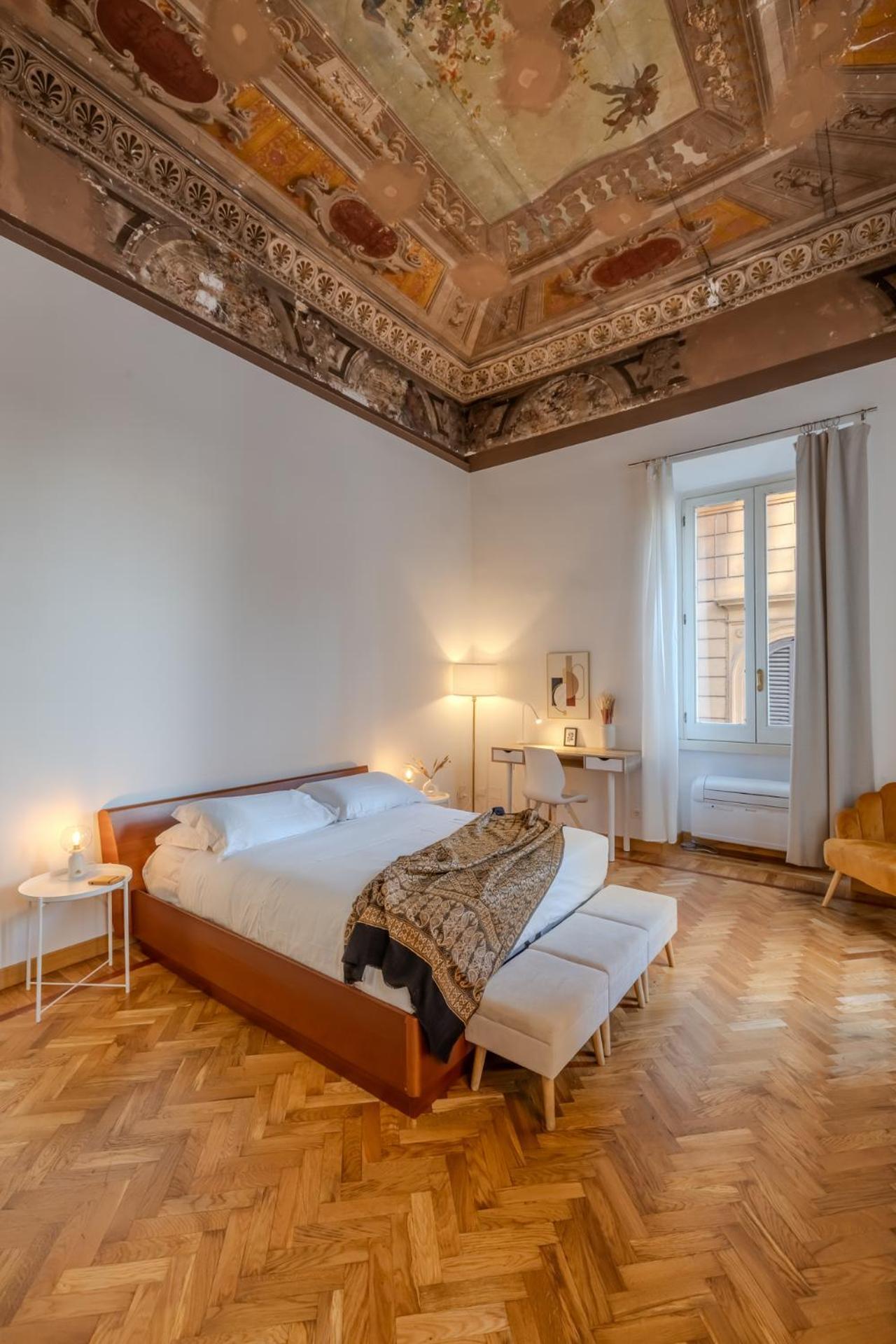 Appartamento Storico In Zona Barberini Rom Exteriör bild